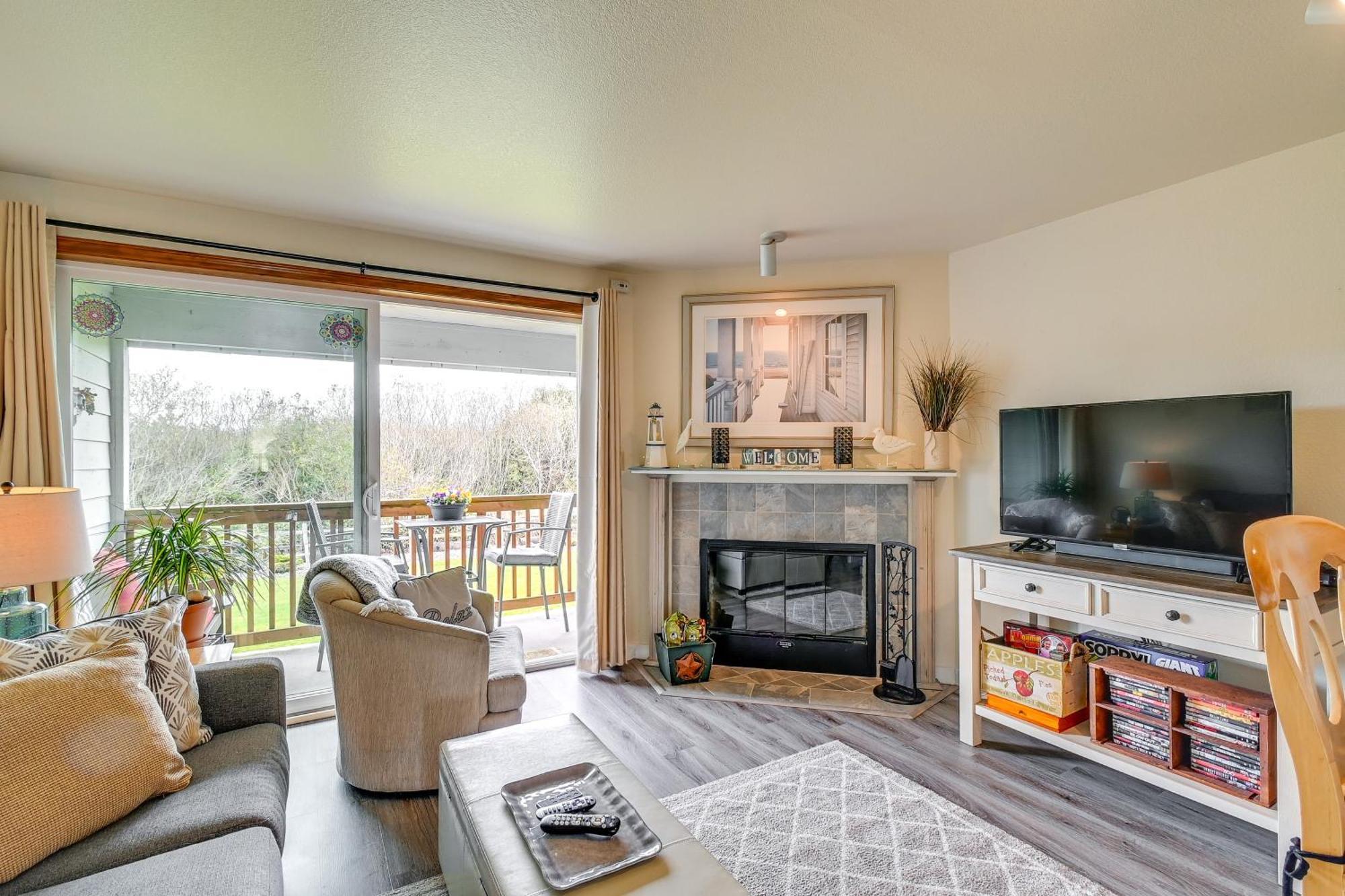 Ocean Shores Condo With Balcony Less Than 1 Mi To Beach! Exterior photo